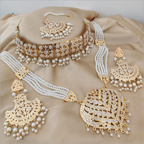 ladies party wear jewellery set